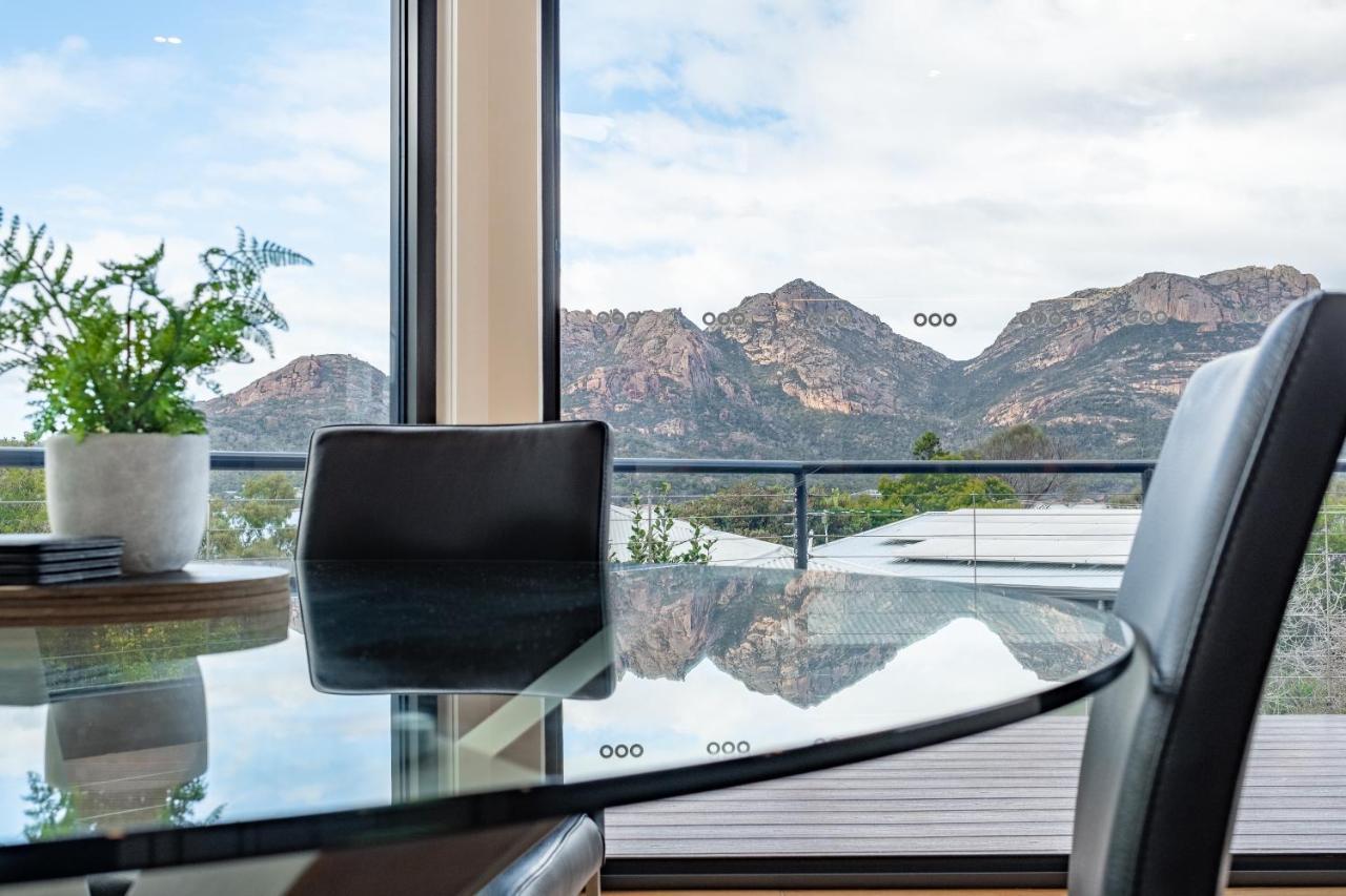 At The Bay Villa โคลส์เบย์ ภายนอก รูปภาพ